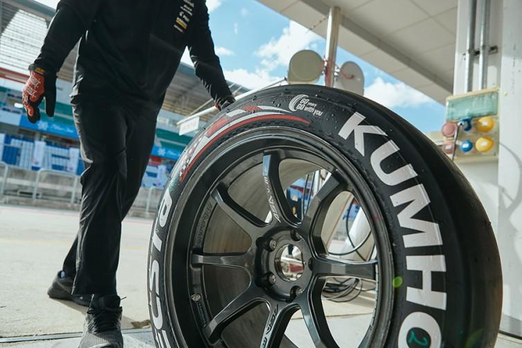 Серия TCR Europe переходит на шины Kumho