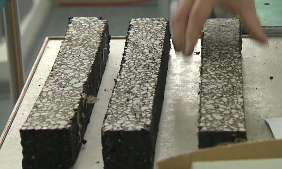 Латвийские ученые разработали технологию производства асфальта из старых шин