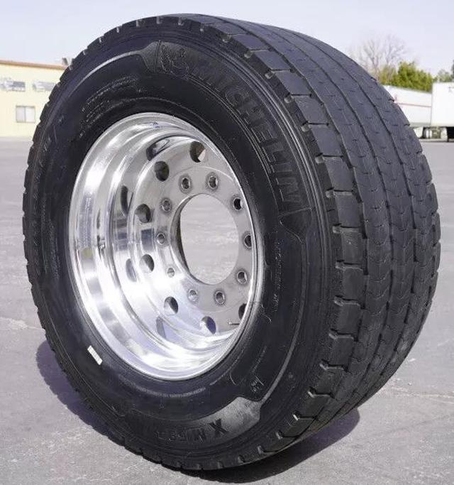 На рынок Северной Америки выходит новая дальнемагистральная шина Michelin X One Line Energy D2