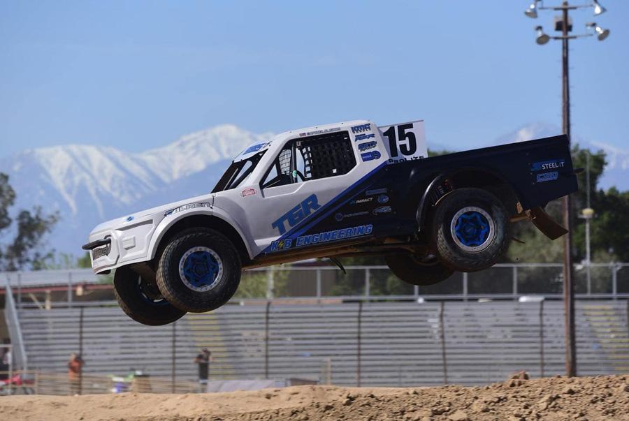 Выдающийся апрель для команды Falken Tires