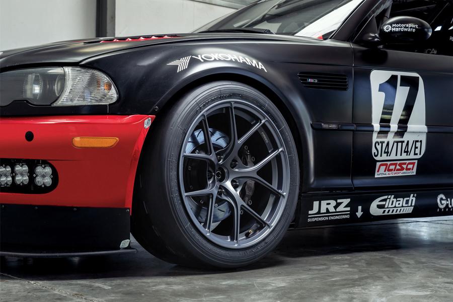 Yokohama представила в Америке новую гоночную шину ADVAN A055