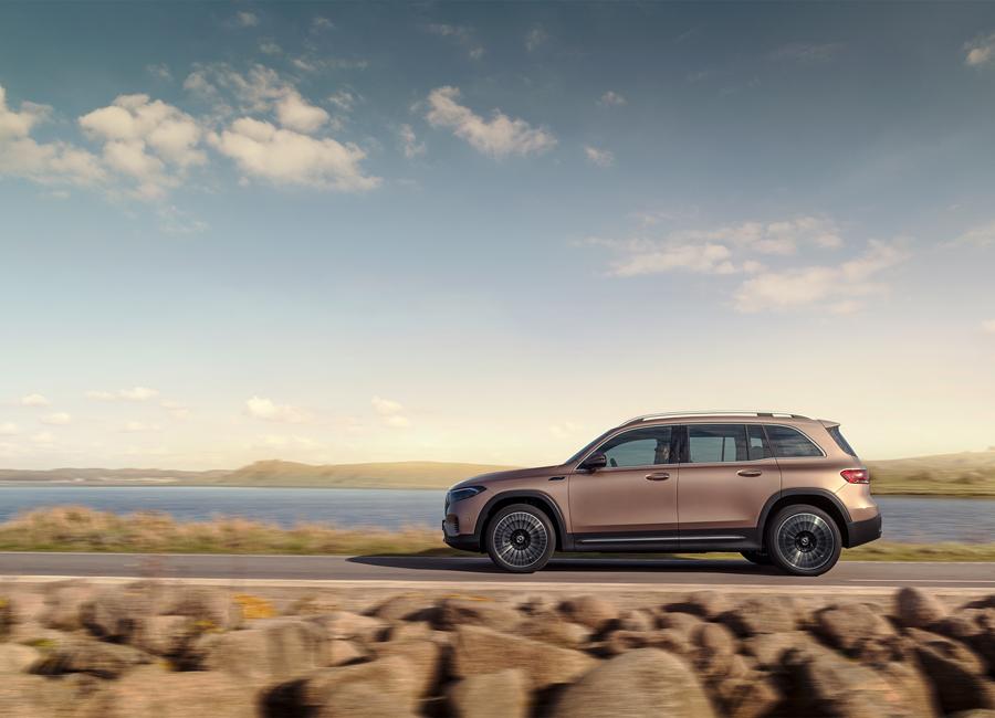 Электрокроссоверы Mercedes-Benz EQB сойдут с конвейера на шинах Continental 