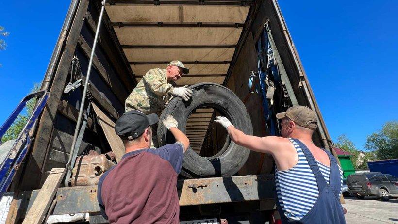 Первая партия отработанных покрышек отправилась из Архангельска на переработку в Дмитров