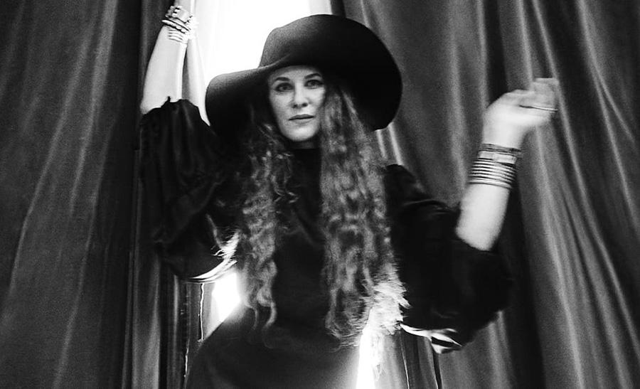 Эмма Саммертон будет фотографом 49-го календаря Пирелли