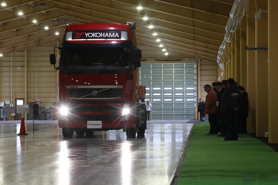 Yokohama представила новые зимние TBR-шины 905W