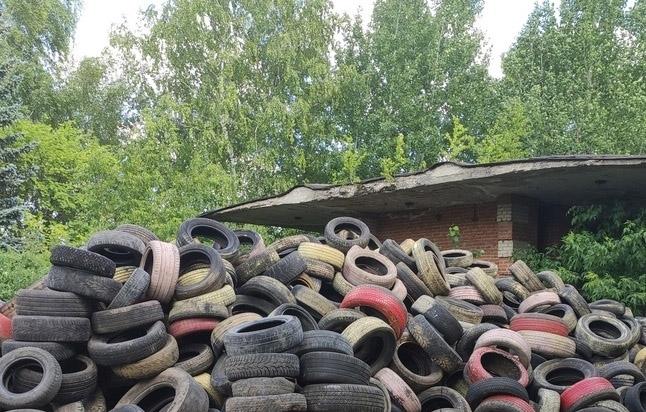 Более 100 кубометров утильных шин готово к отправке из Владимира на переработку в Дмитров