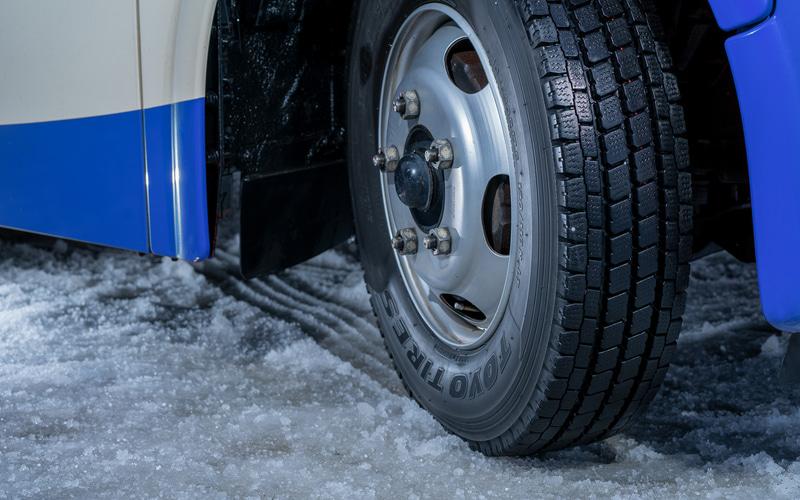 Toyo представила новые нешипованные всесезонки M937 для автобусов 