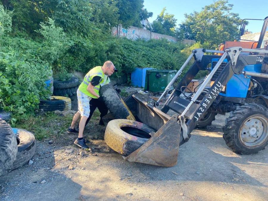 В столице Приморья собрали и отправили на переработку свыше 100 тысяч шин