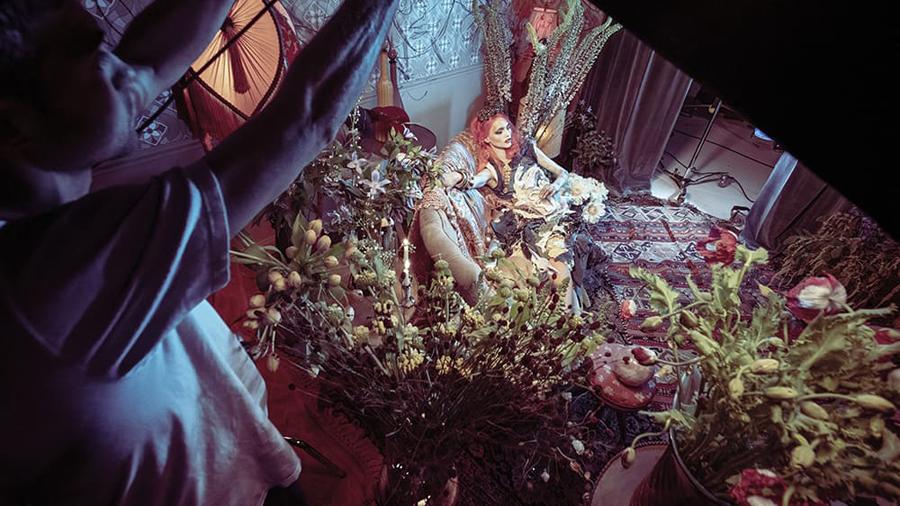 Звезды и музы в новом календаре Пирелли