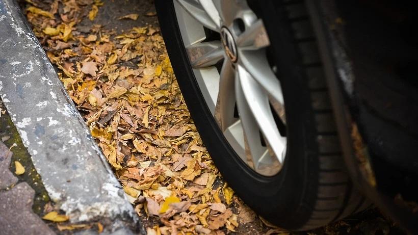 Синоптики рассказали столичным автовладельцам о времени начала сезонной смены шин