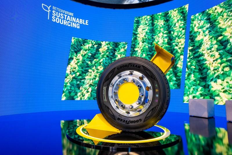 Goodyear представила на выставке в Германии грузовую шину из переработанных материалов
