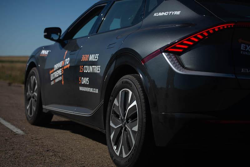 Шины Kumho Ecsta помогли команде Max Adventure побить рекорд Стирлинга Мосса