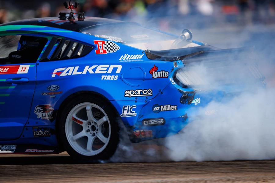 Мэтт Филд из Team Falken лидирует в чемпионате Формулы Дрифт перед финальным этапом