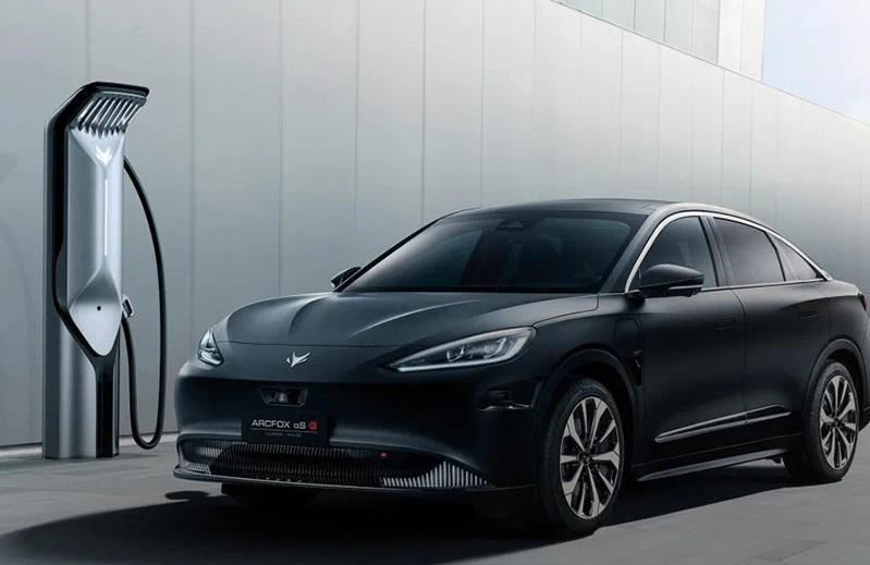 Dunlop будет поставщиком заводских шин для электромобилей Arcfox α-S и α-T