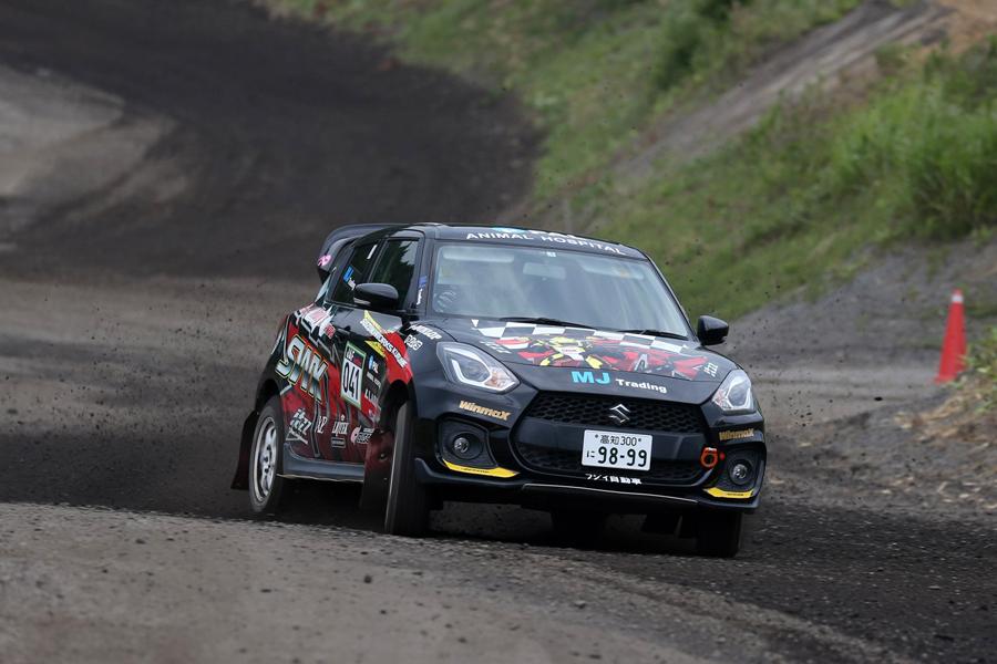 Dunlop доминирует во Всеяпонском чемпионате по грунтовым гонкам