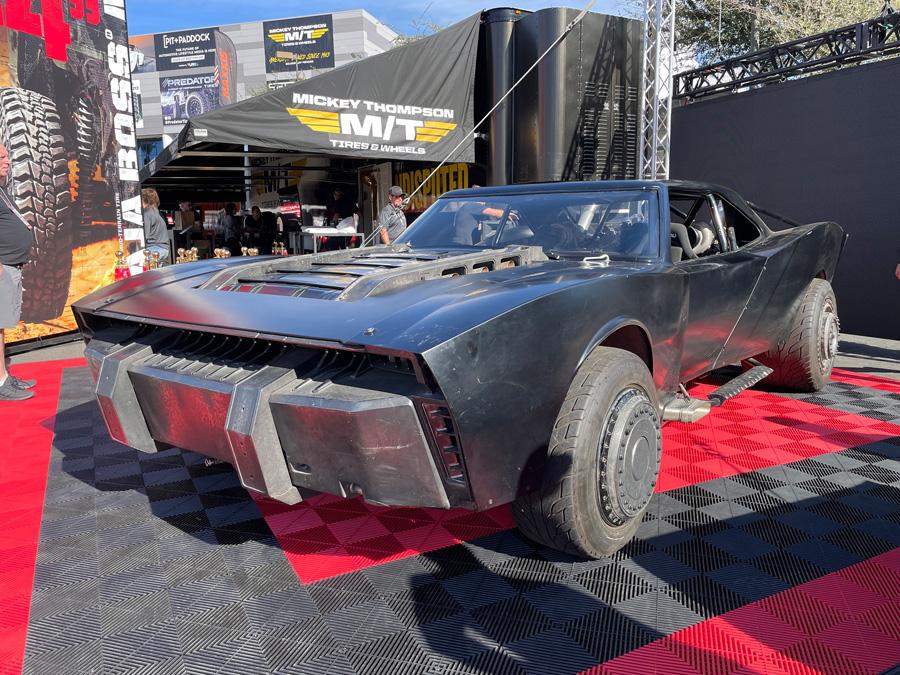 Новый бэтмобиль оснастили шинами Mickey Thompson