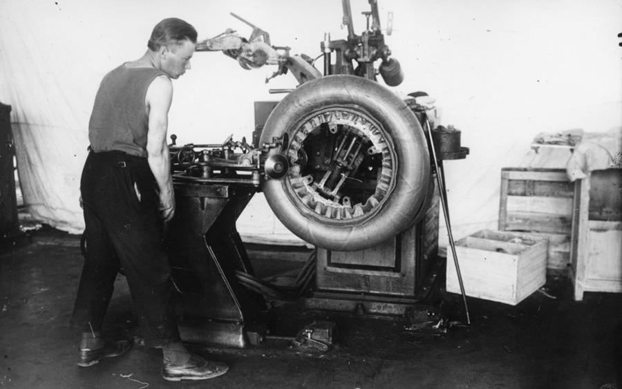 90 лет назад с конвейера ЯШЗ сошла первая шина