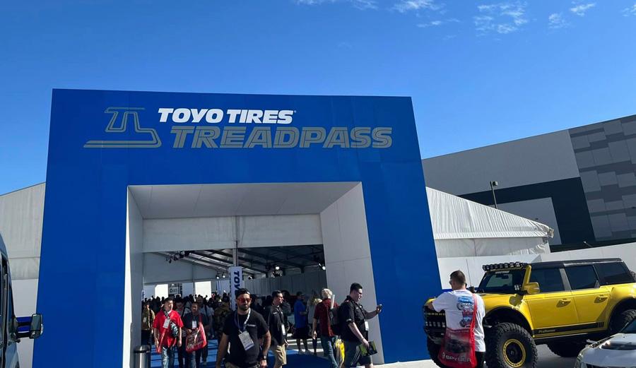 На выставке SEMA 2022 представили 28 уникальных автомобилей на шинах Toyo