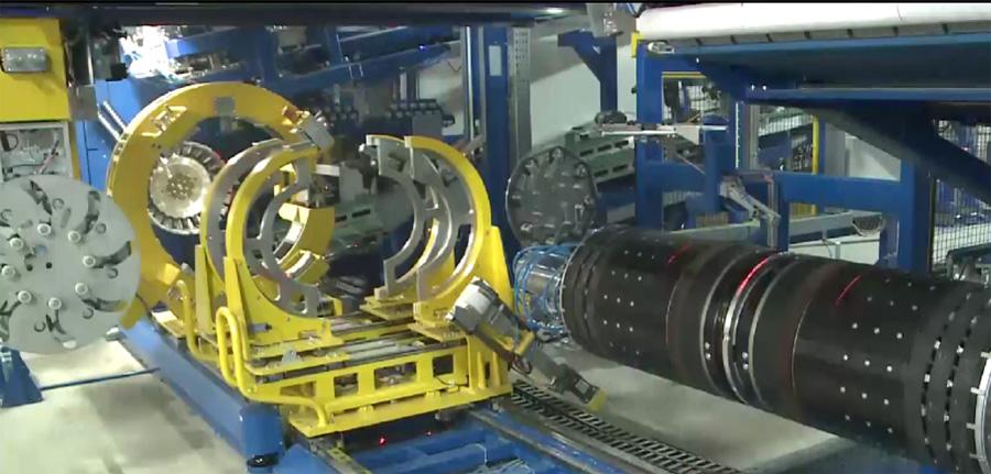 На строящемся заводе KamaTyresKZ в Казахстане идет установка оборудования 