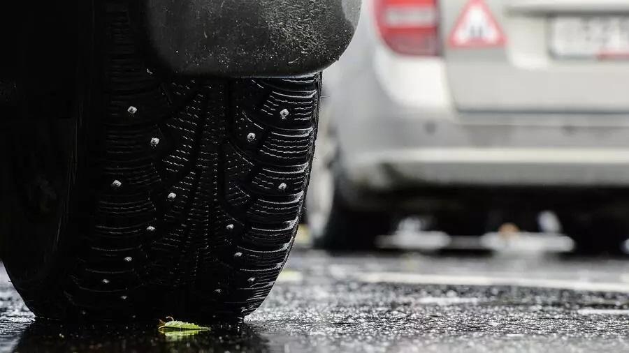 В Госдуме оценили идею запрета шипованной резины на городских улицах