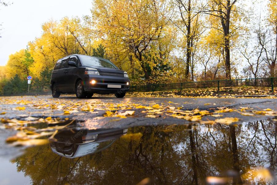 В Японии стартуют продажи новой всесезонки Yokohama для автофургонов