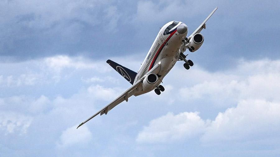 «Суперджеты» готовят к переходу на российские авиашины