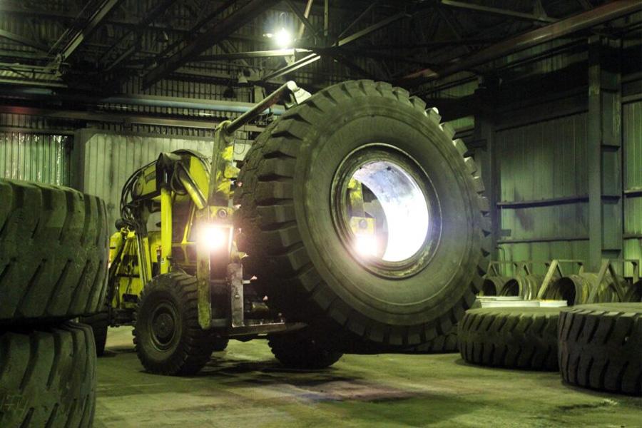 «Якутуголь» утилизирует крупногабаритные шины для карьерных самосвалов