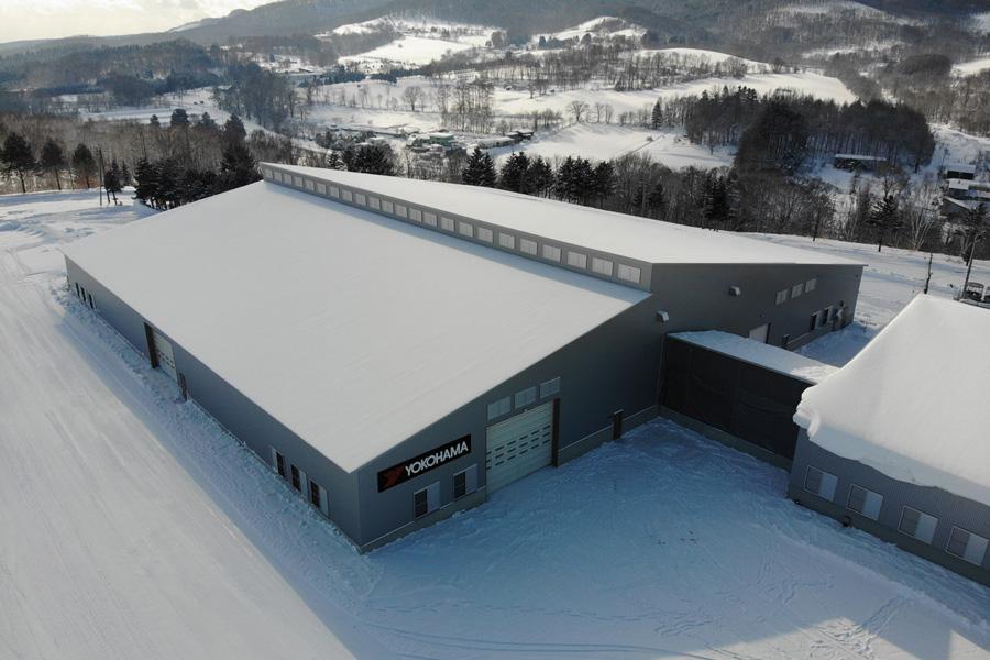 Yokohama открывает крупнейший в Японии крытый комплекс для тестирования шин на льду