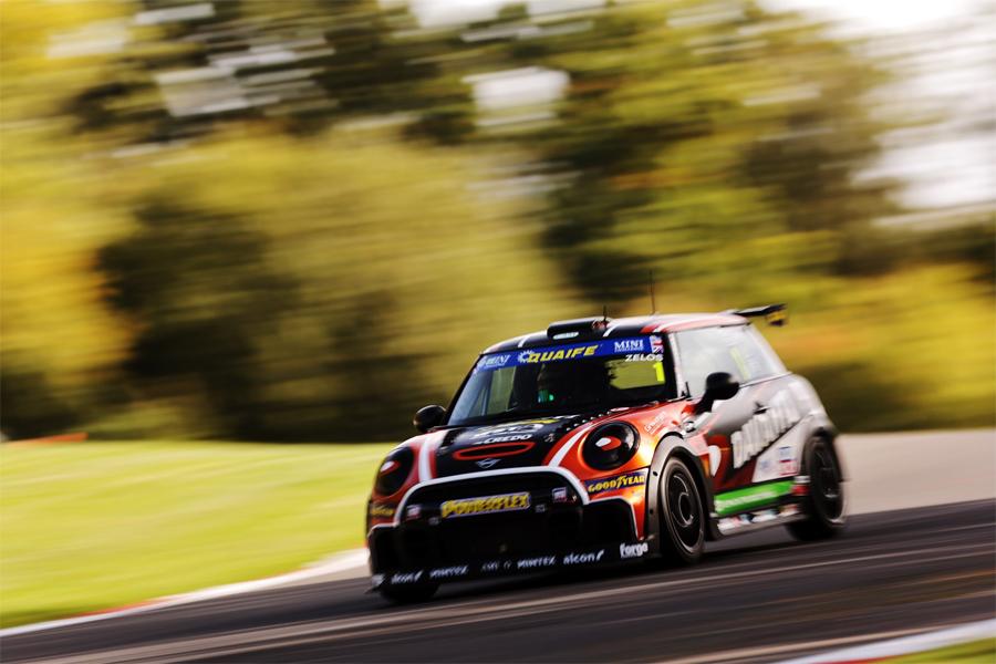 Davanti Tyres продлевает партнерство с Дэном Зелосом