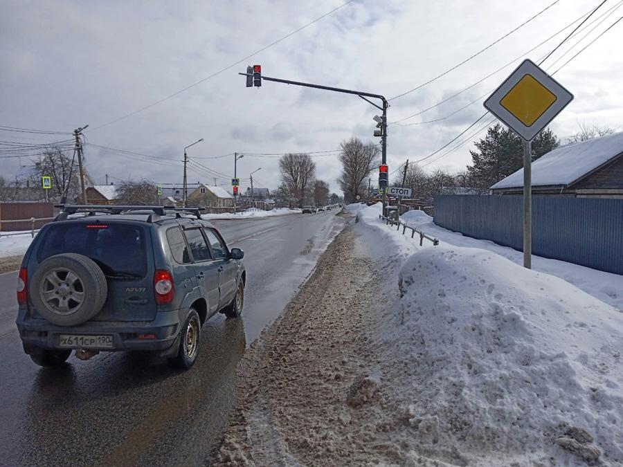 Минтранс Московской области пока не советует менять зимние шины на летние
