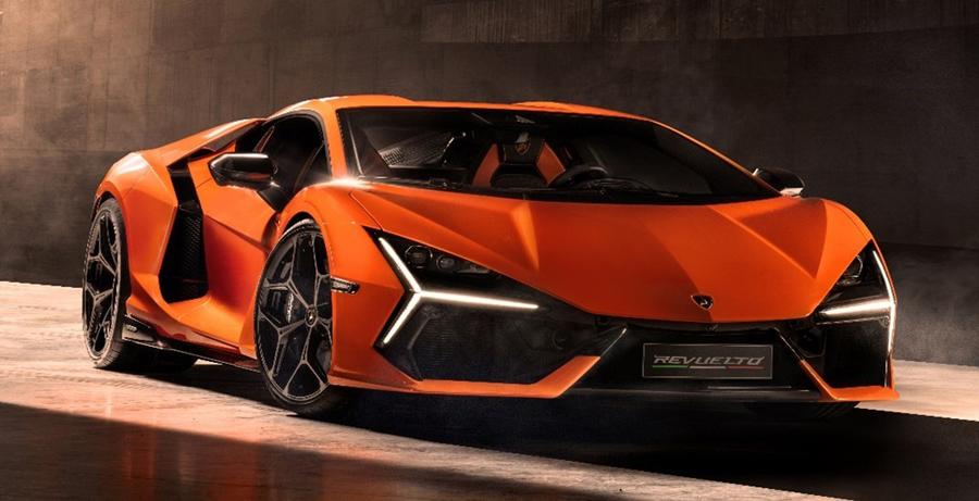 Bridgestone изготовила по заказу Lamborghini шины для гибридного суперкара Revuelto