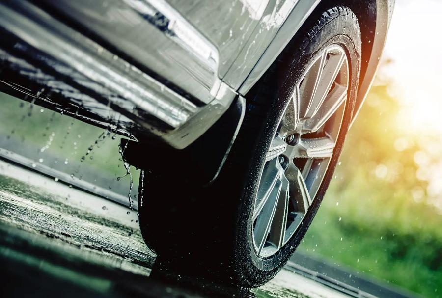 Автоэксперт рассказал о преимуществах и недостатках всесезонок