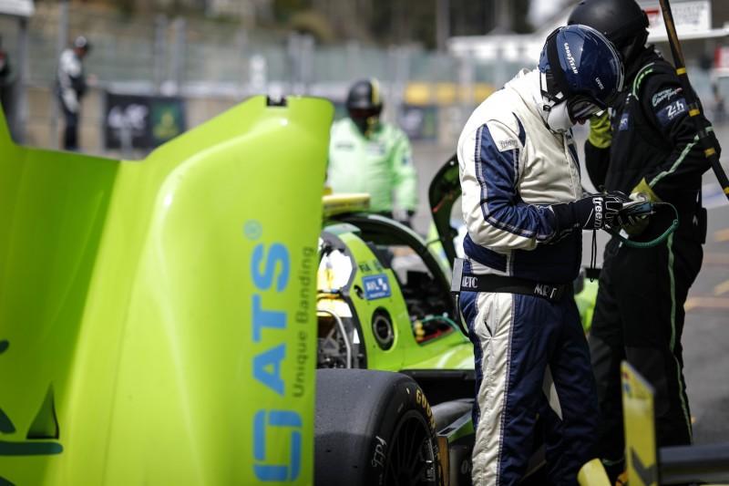 Инженеры службы поддержки Goodyear помогают командам лучше понимать гоночные шины