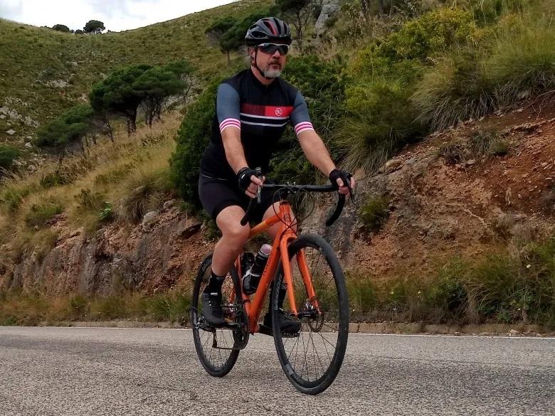 Новая Pirelli Cinturato Road - идеальный партнер для тренировок или велопрогулок