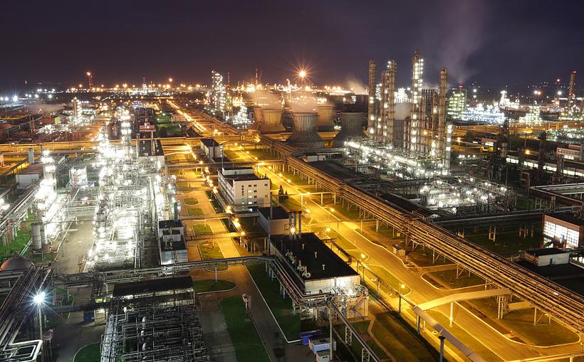 На «Нижнекамскнефтехиме» появился мурал на тему экологичных каучуков и «зеленых» шин