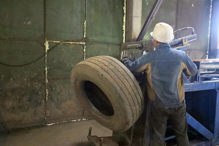 Бизнесмены из Улан-Батора посетили шиноперерабатывающий завод в Братске