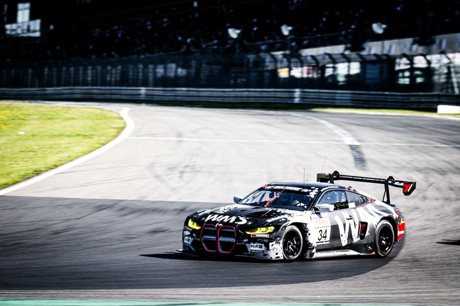 Клиентская команда Yokohama Rubber выигрывает пятую гонку серии NLS на Нюрбургринге