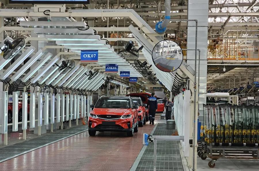 Губернатор Ленобласти предложил проработать вопрос поставки шин Ikon Tyres в Беларусь