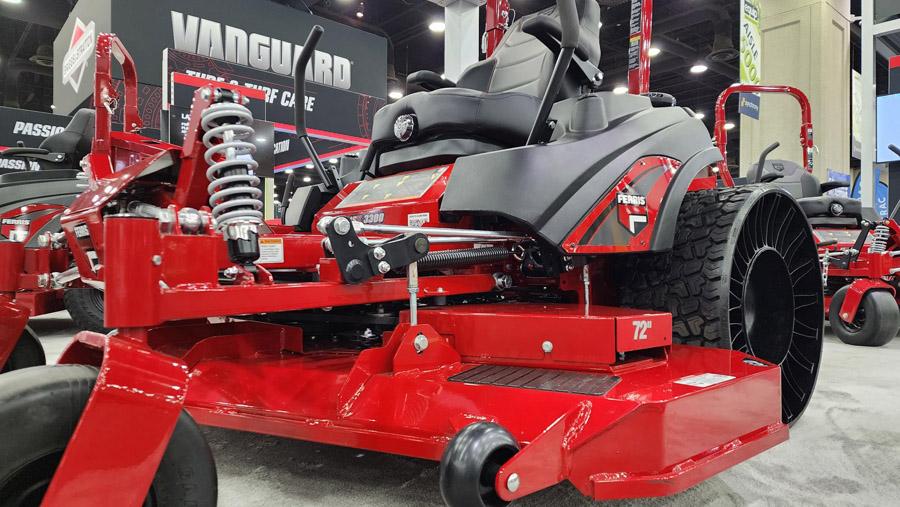 Ferris будет предлагать в качестве опции для газонокосилок ISX 3300 безвоздушные шины Michelin