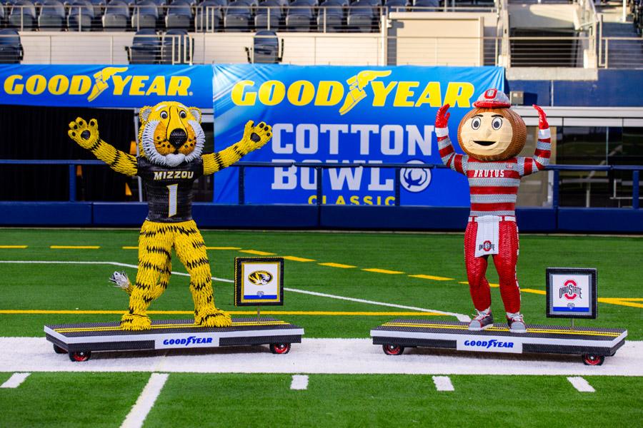 Goodyear представила шинные талисманы команд-участниц 88-го Cotton Bowl Classic