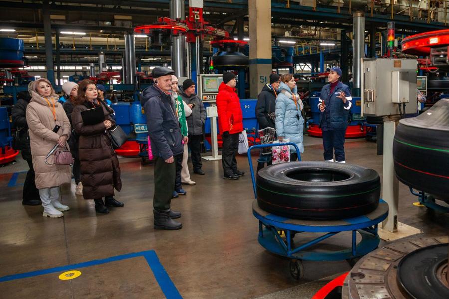 Нижнекамцы с ОВЗ посетили Нижнекамский завод грузовых шин