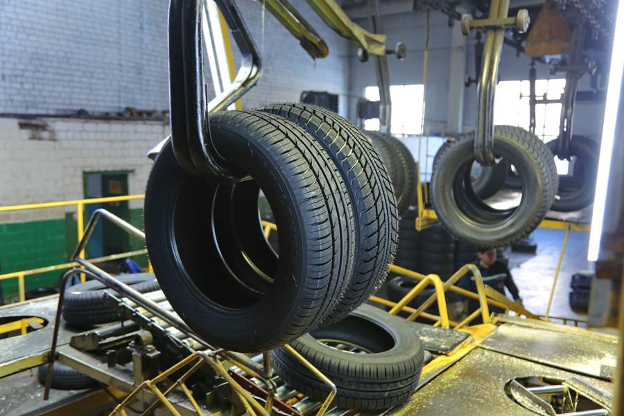 Белорусские журналисты посетили бобруйский шинный комбинат компании «Белшина»