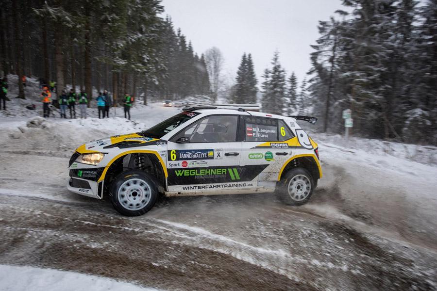 Pirelli доминирует в первой раллийной гонке сезона