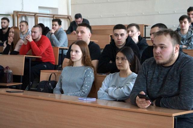 Студенты СибАДИ встретились с представителями холдинга «Кордиант»