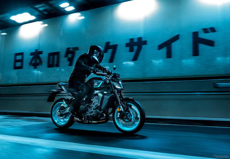 Для новой версии нэйкеда Yamaha MT-09 выбраны мотошины премиум-класса от компании Bridgestone