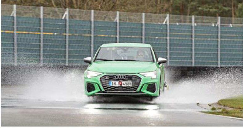 Тест зимних нешипованных шин 225/40R18 (Auto Strassenverkehr, 10/2023)