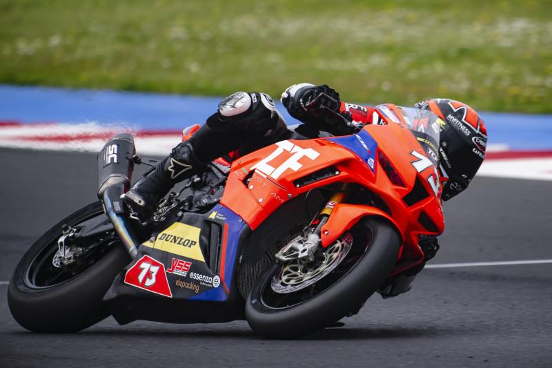 Ведущие мотогонщики высоко оценили ассортимент шин Dunlop в преддверии нового сезона Dunlop CIV