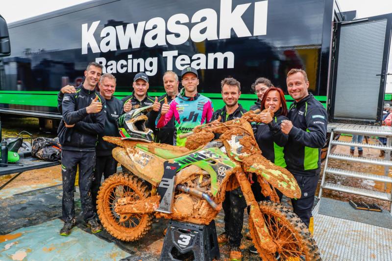 Мотокроссмены Dunlop сотворили победный дубль на этапе MXGP 2024 в Португалии