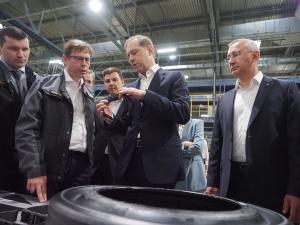 Первый вице-премьер посетил завод Gislaved в Калуге