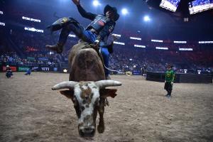 Hercules Tires - официальный спонсор команды по буллрайдингу New York Mavericks